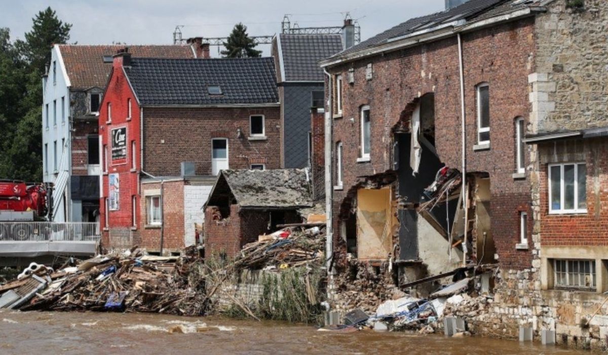 Europe floods: Victims face massive clean-up as waters recede